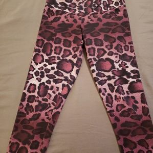 Onzie capri yoga leggings - size S/M